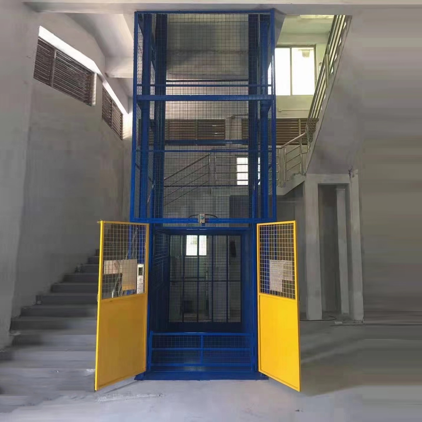 液壓升降機的升降速度(dù)是多少？